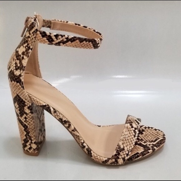 🦋 STYLISH FAUX SNAKE BLOCK HEELS - Picture 3 of 4